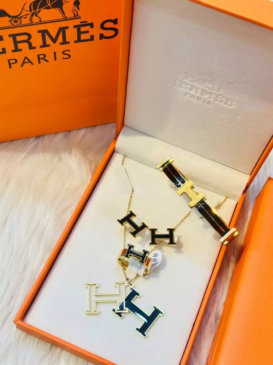 Parrure Hermes +bracelet+bague Hermes